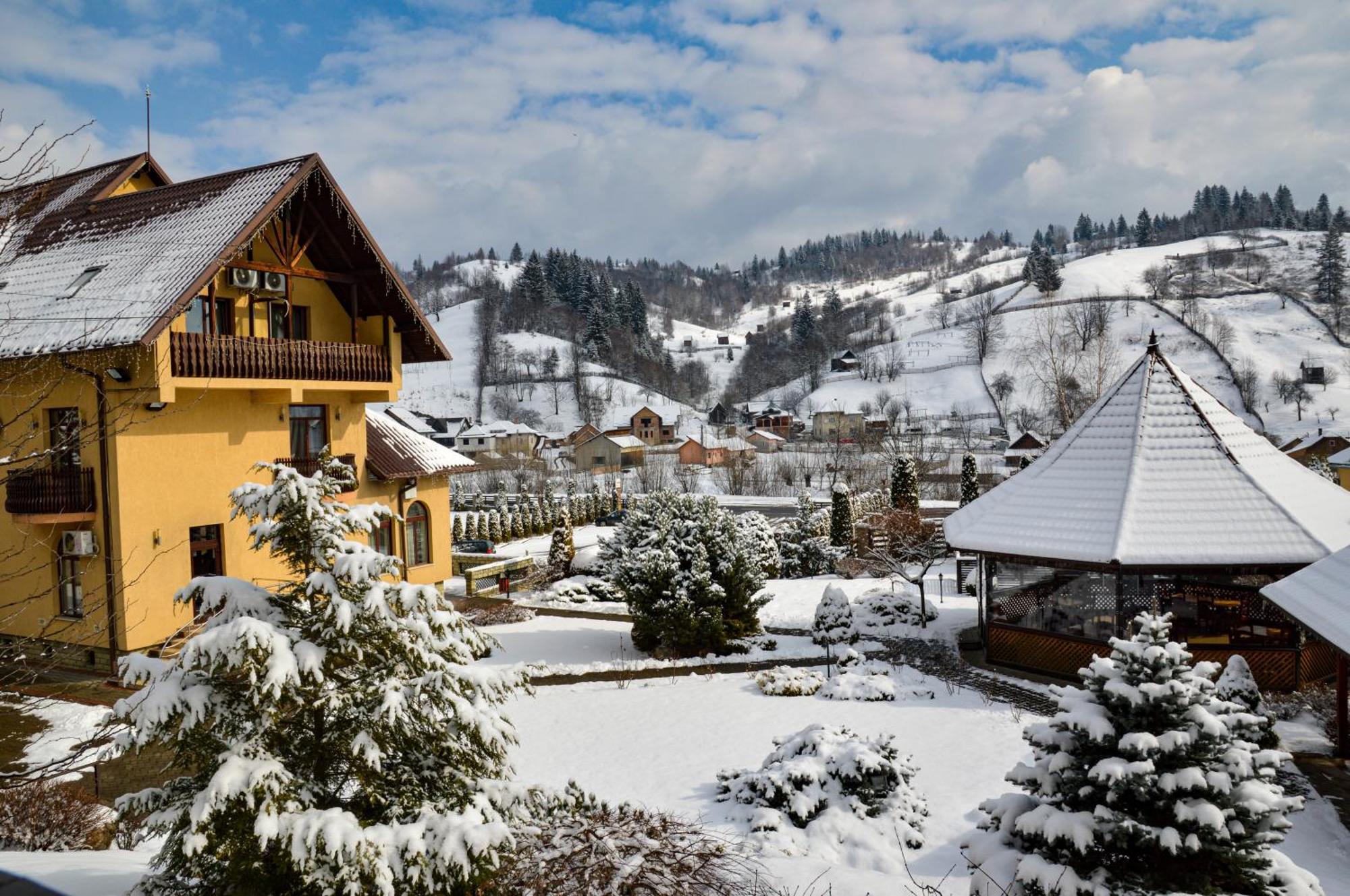 Hotel Dor De Munte Sadova  Exteriér fotografie